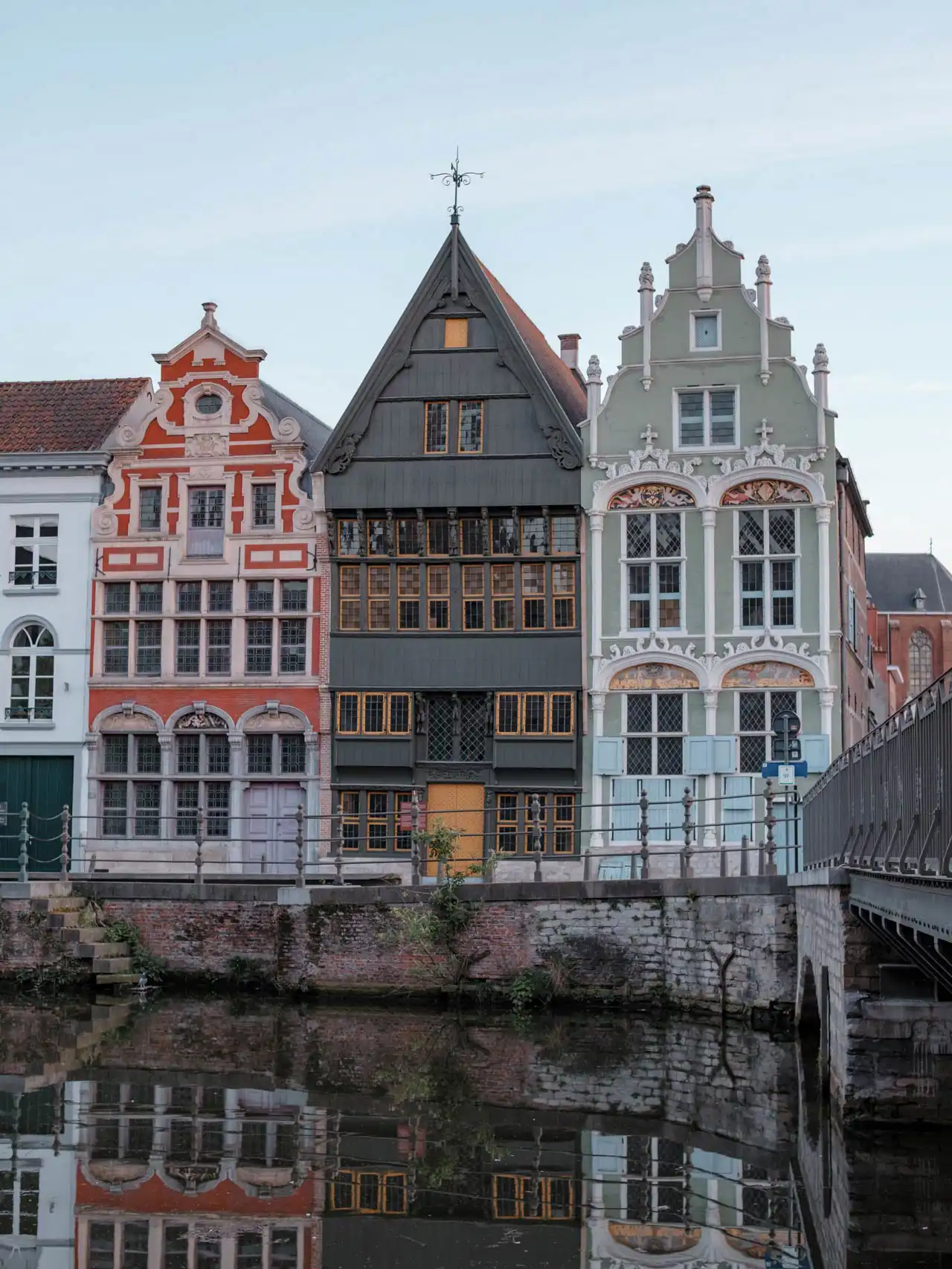 Haverwerf et ses maisons typisques colorées à Malines