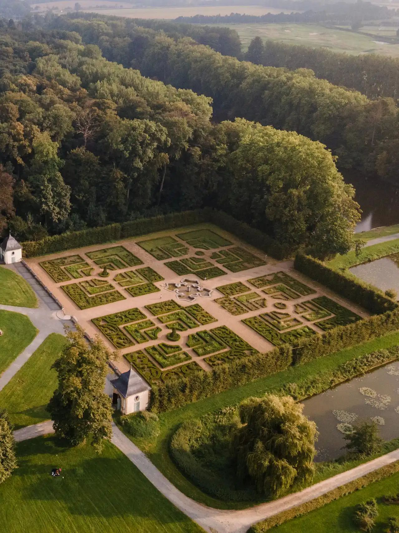 Vue drone du jardin des fleurs du parc d'Enghien