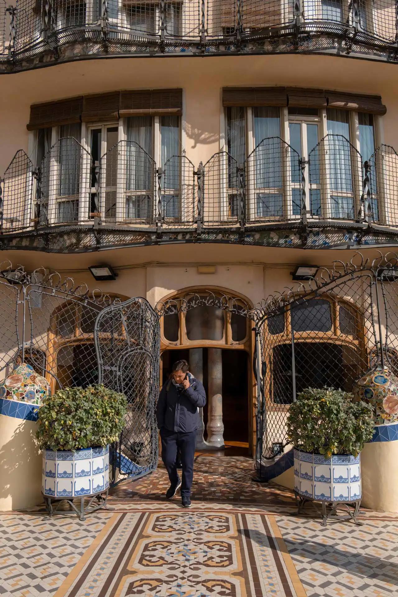 Façade extérieure côté cour de la Casa Batlló à Barcelone