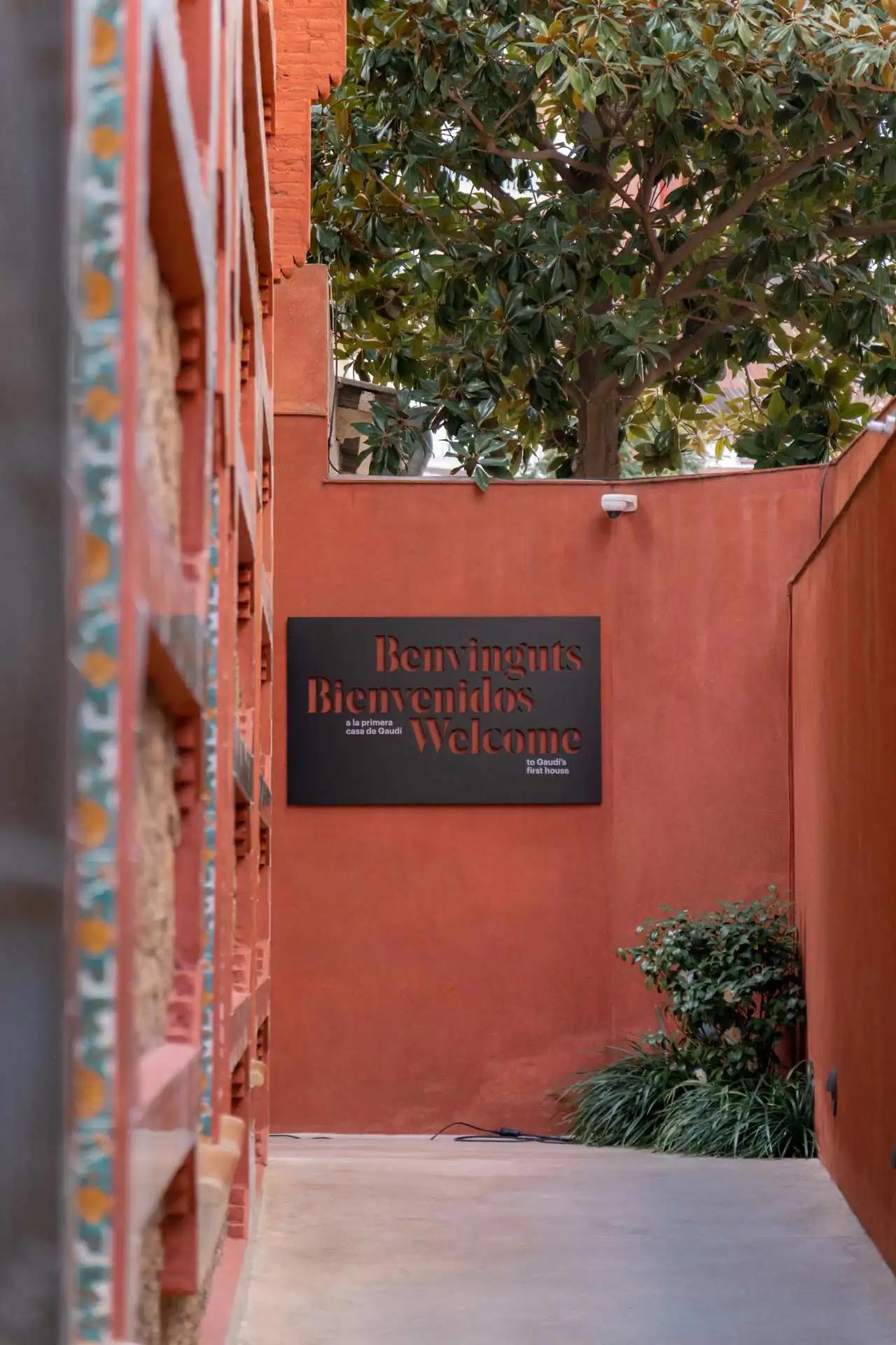 Entrée de la Casa Vicens à Barcelone