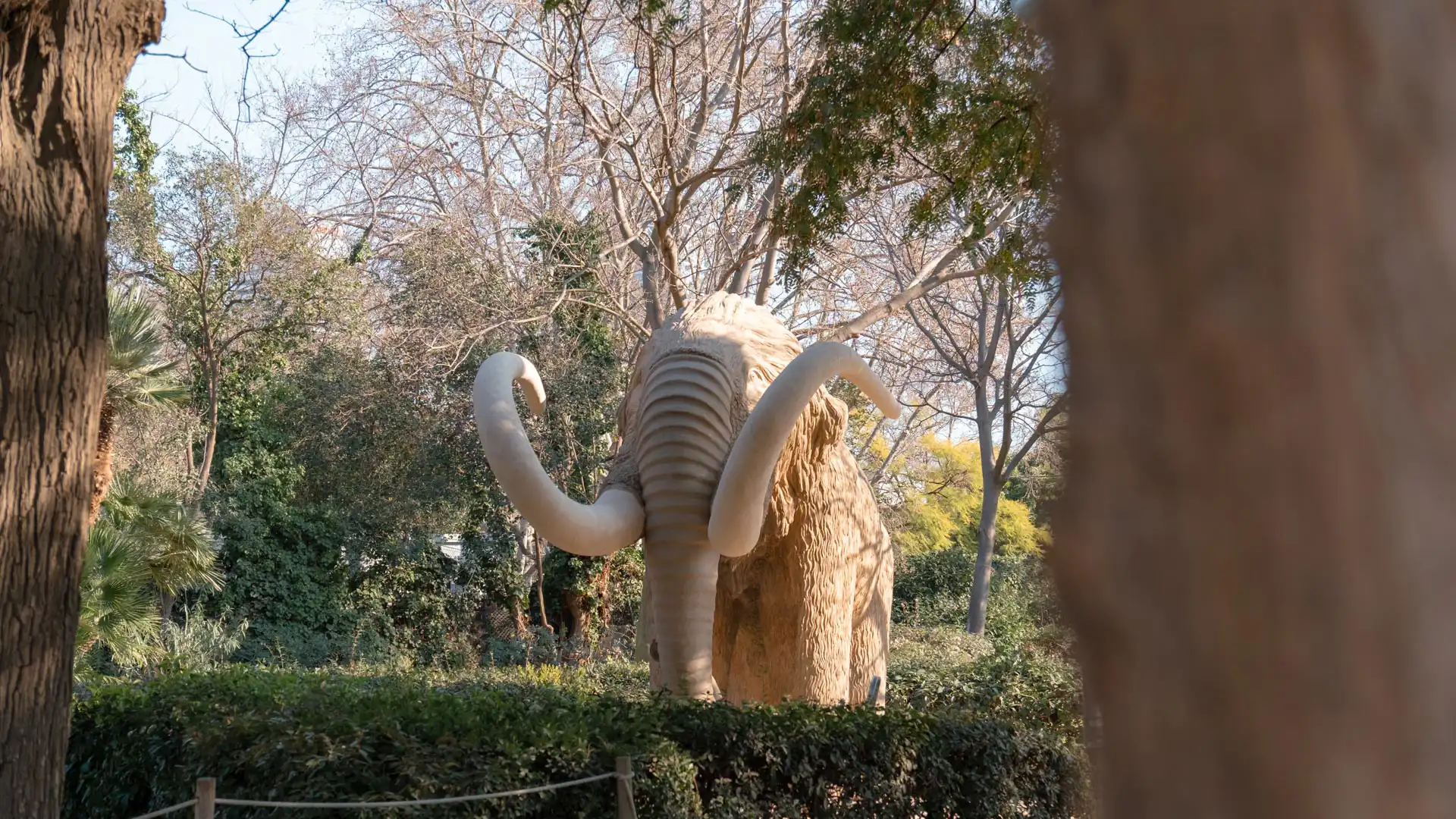 Statue de Mammouth au parc de la Cituadella à Barcelone