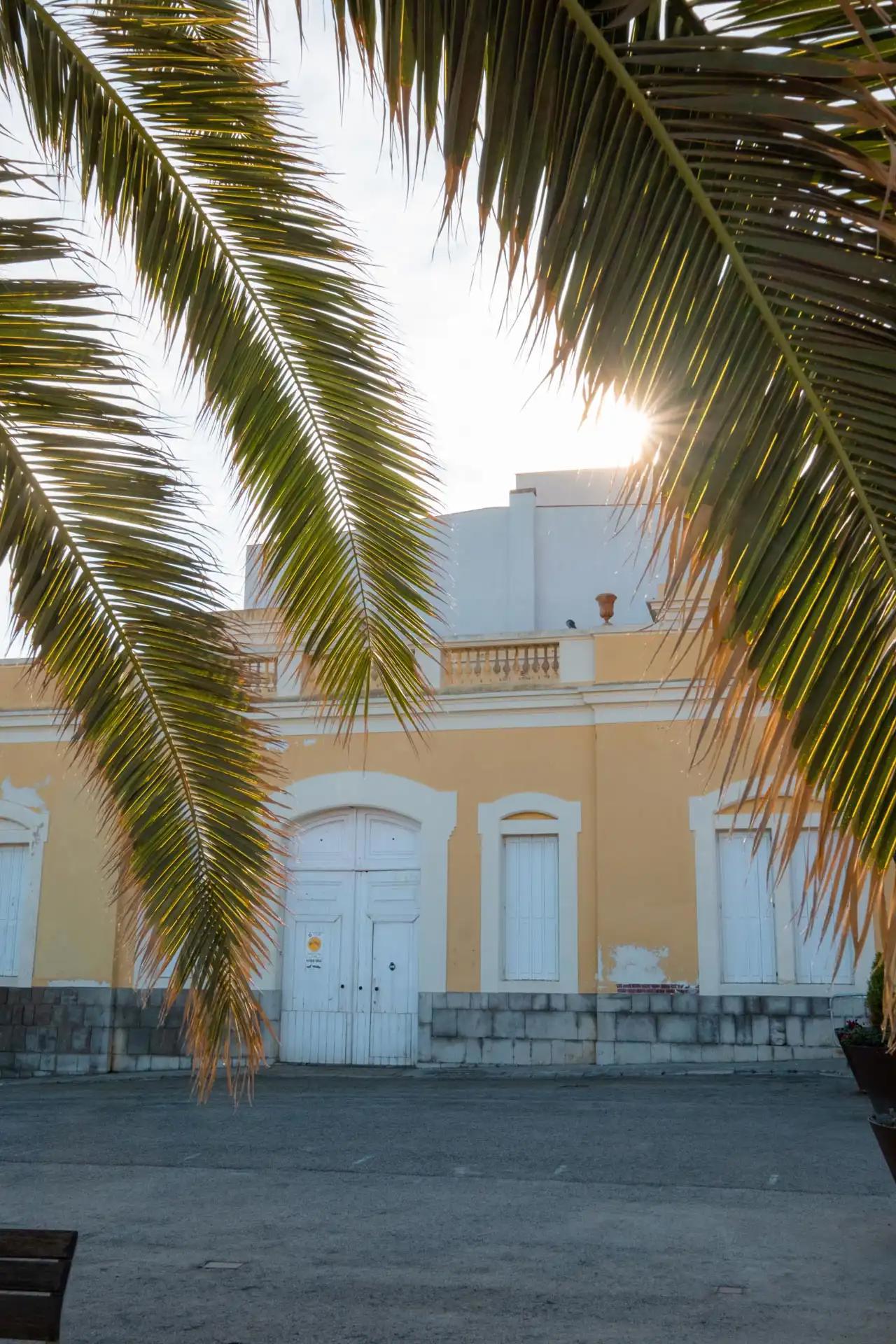 Sitges, station balnéaire sur la Costa Daurada près de Barcelone