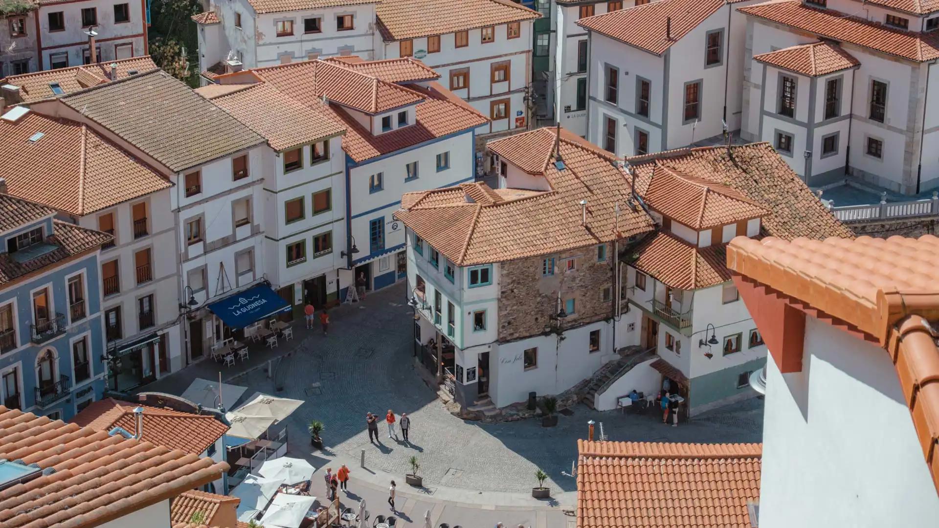 Village de Cudillero dans les Asturies en Espagne