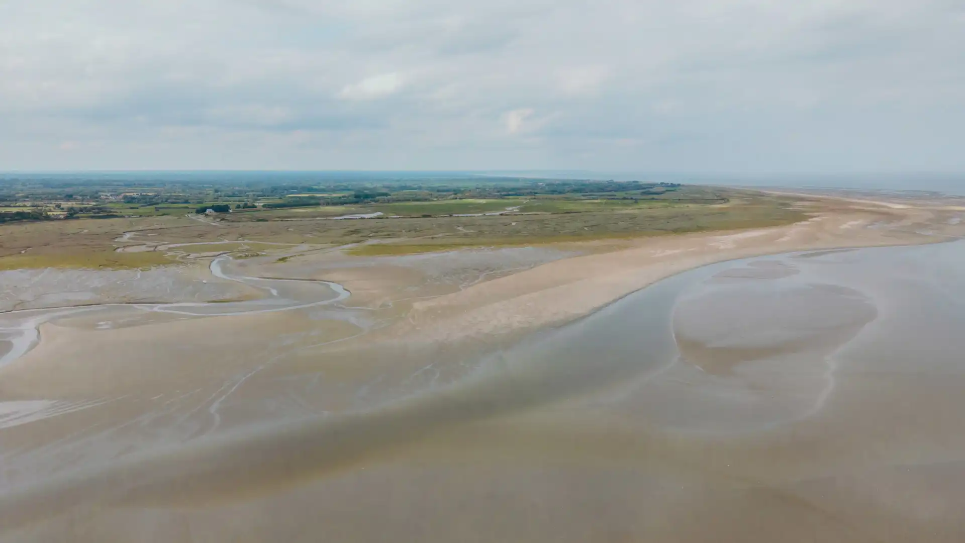Marais du Cotentin et du Bressin vue drone par temps nuageux