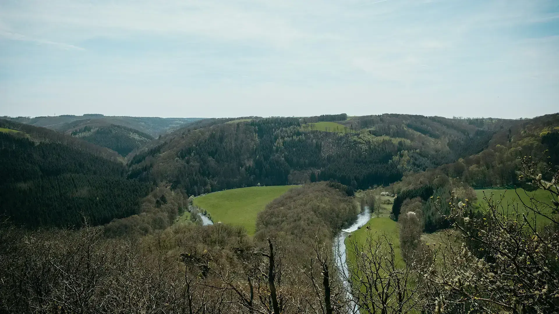 Houfels, point de vue sur la vallée de la Sûre au grand Duché du Luxembourg