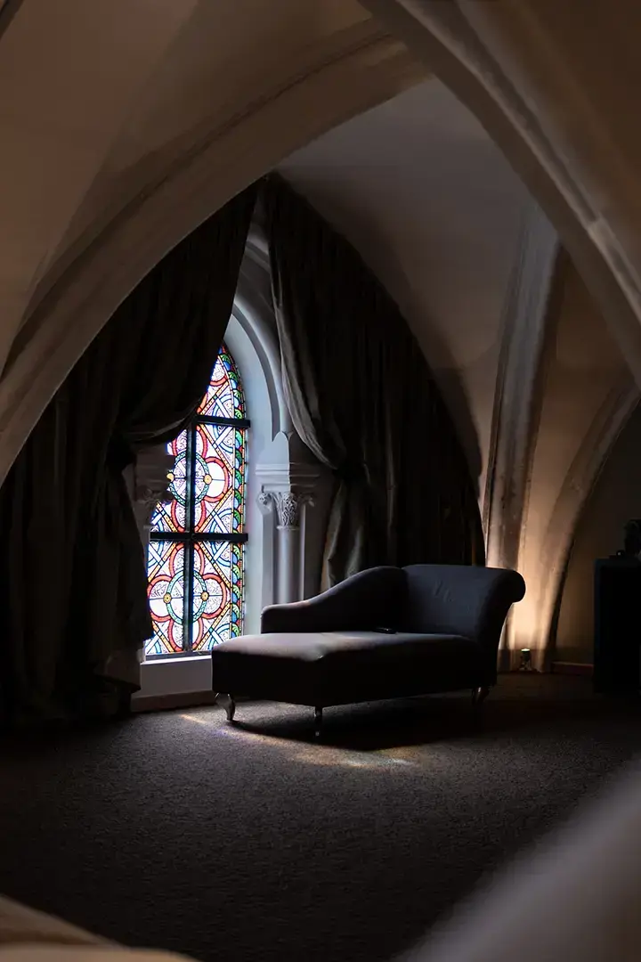 chambre hôtel couple romantique église malines insolite