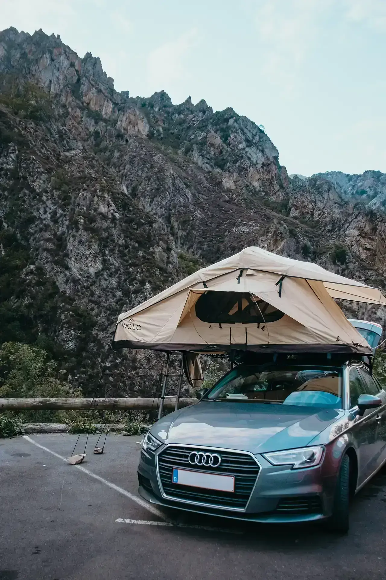 Bivouac en tente de toit WOLO outdoors Poncebos dans les Pics d'Europe