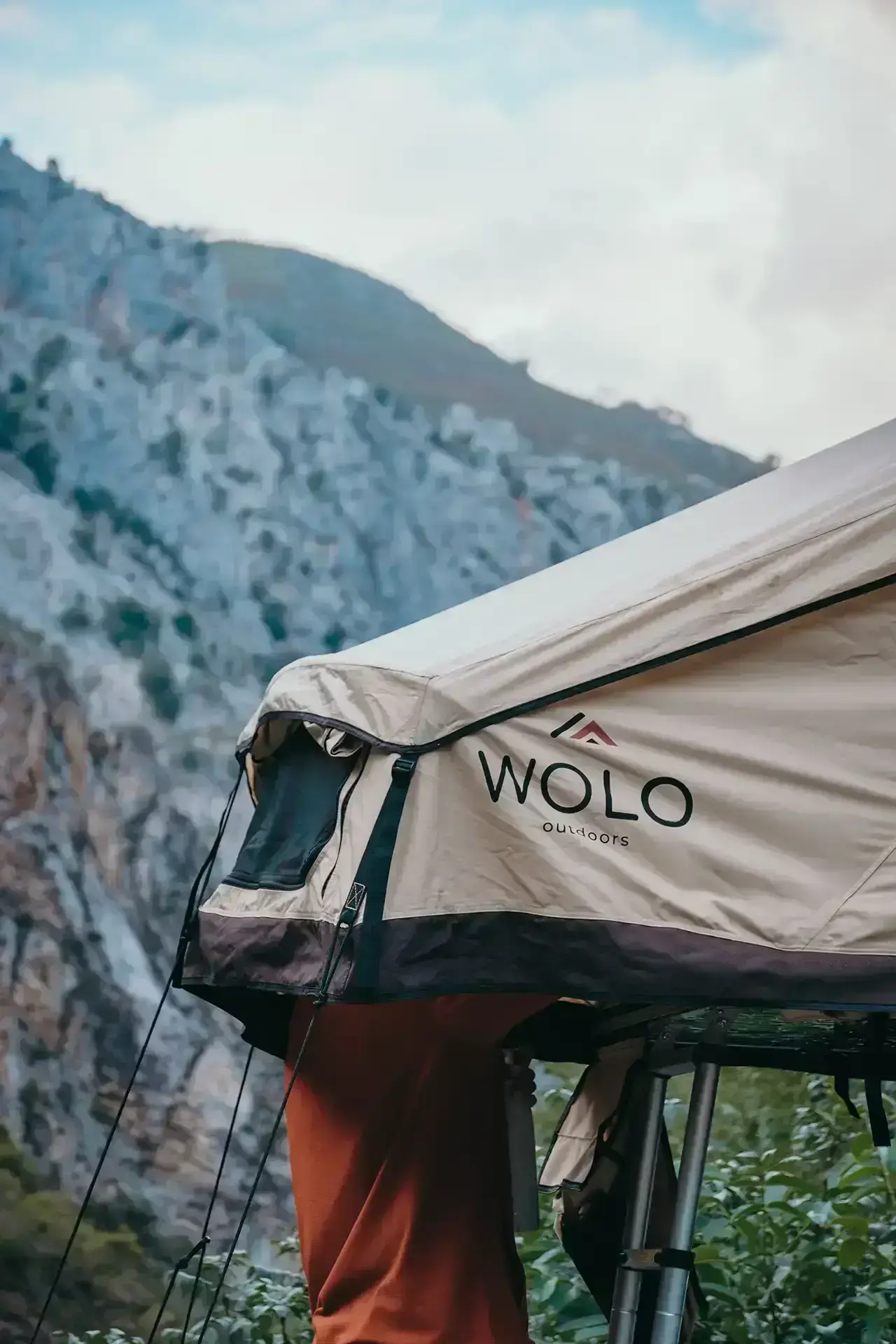 Bivouac en tente de toit WOLO outdoors Poncebos dans les Pics d'Europe