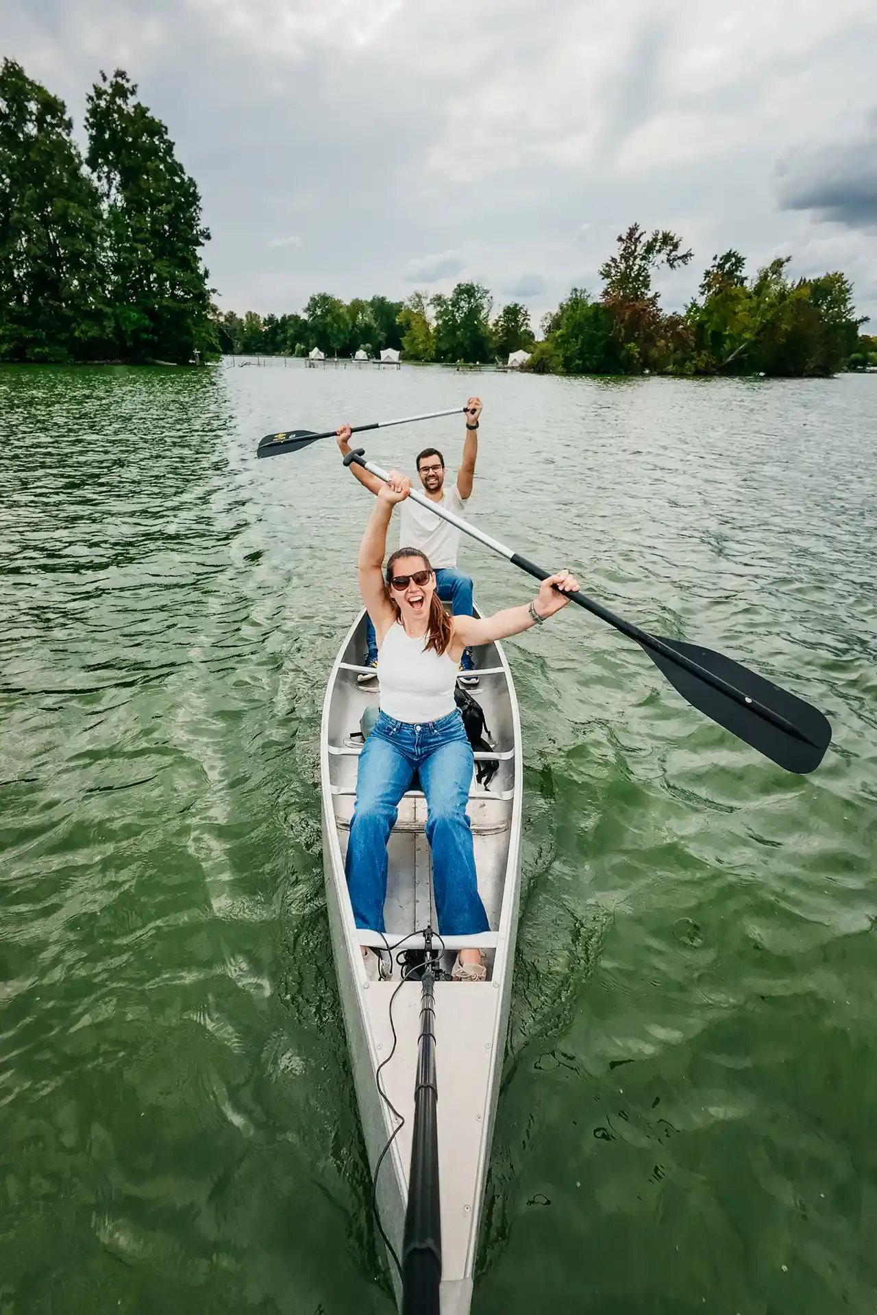 Unusual lodging on the water in Berlare in Belgium - Vlotje