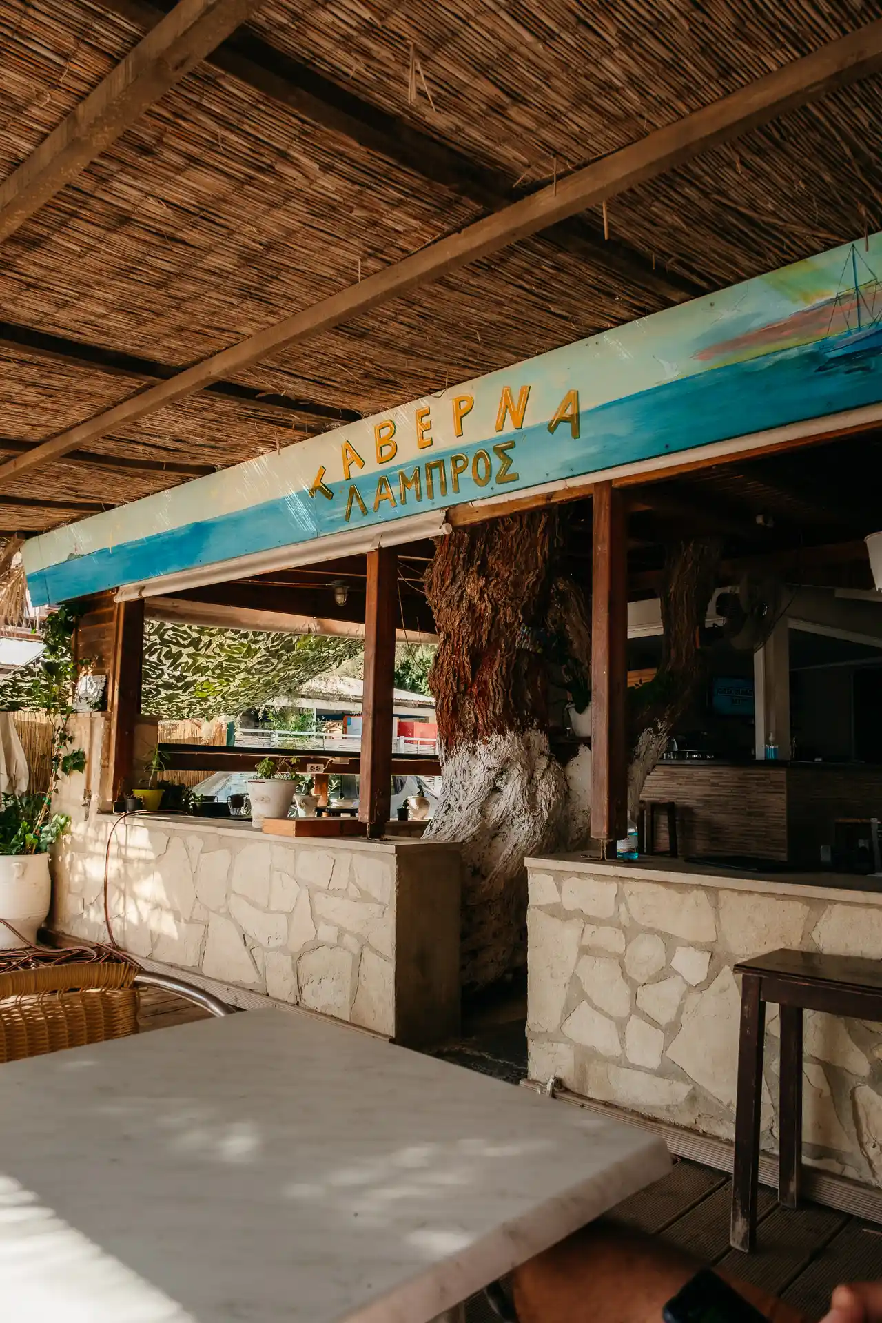 Taverne Lambros en bord de mer à Tersta au sud de la Crète