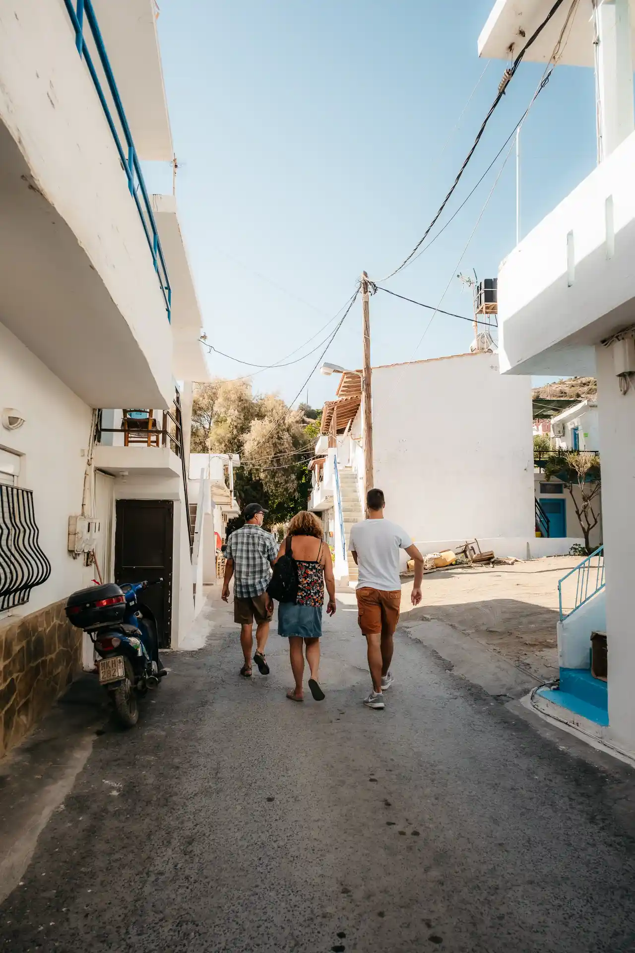 Dans les ruelles du village de Tersta au sud de la Crète