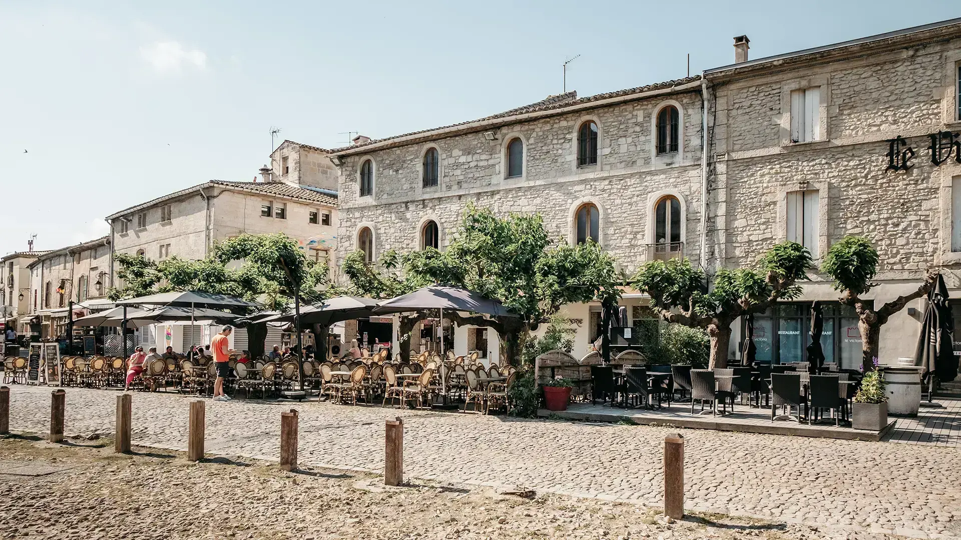 Aigues-Morte, maisons en pierre, centre historique