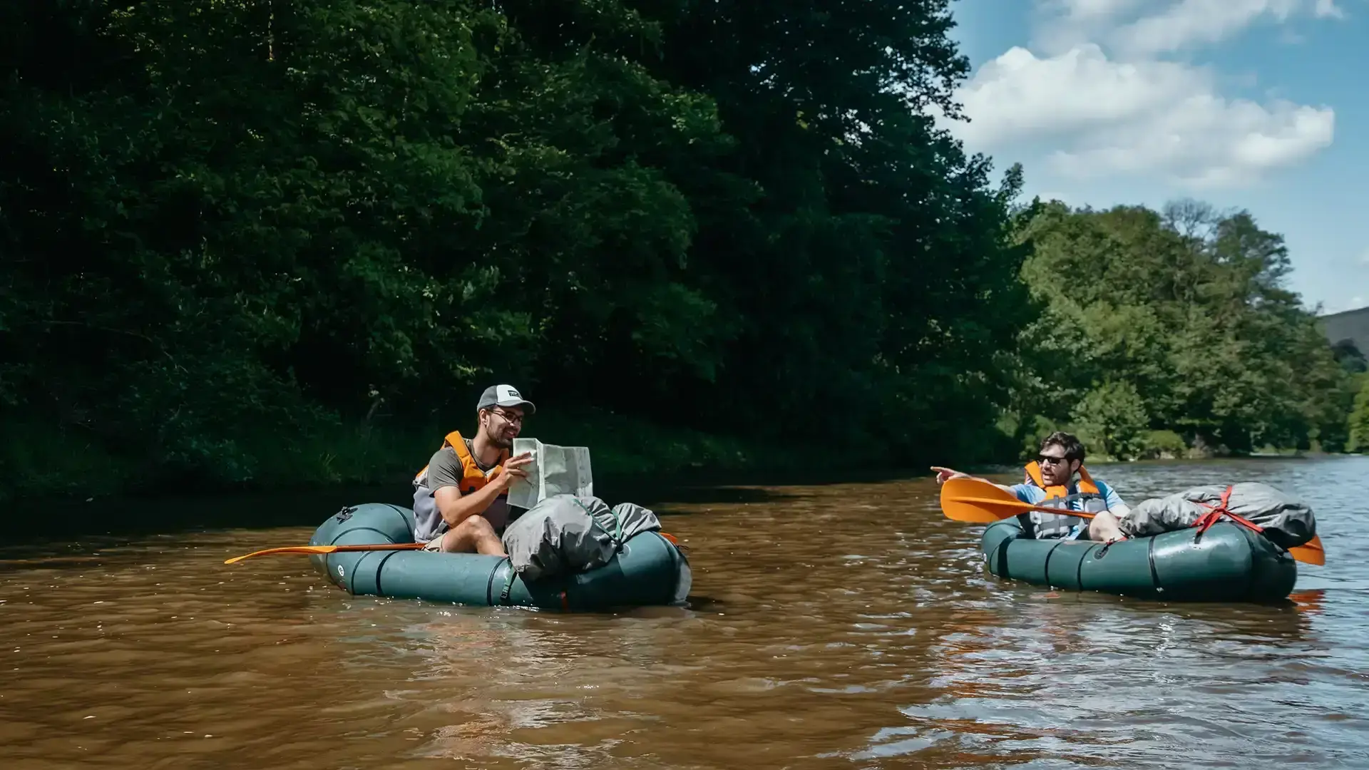 Packraft sur la Semoy dans les Ardennes françaises avec Travelbase