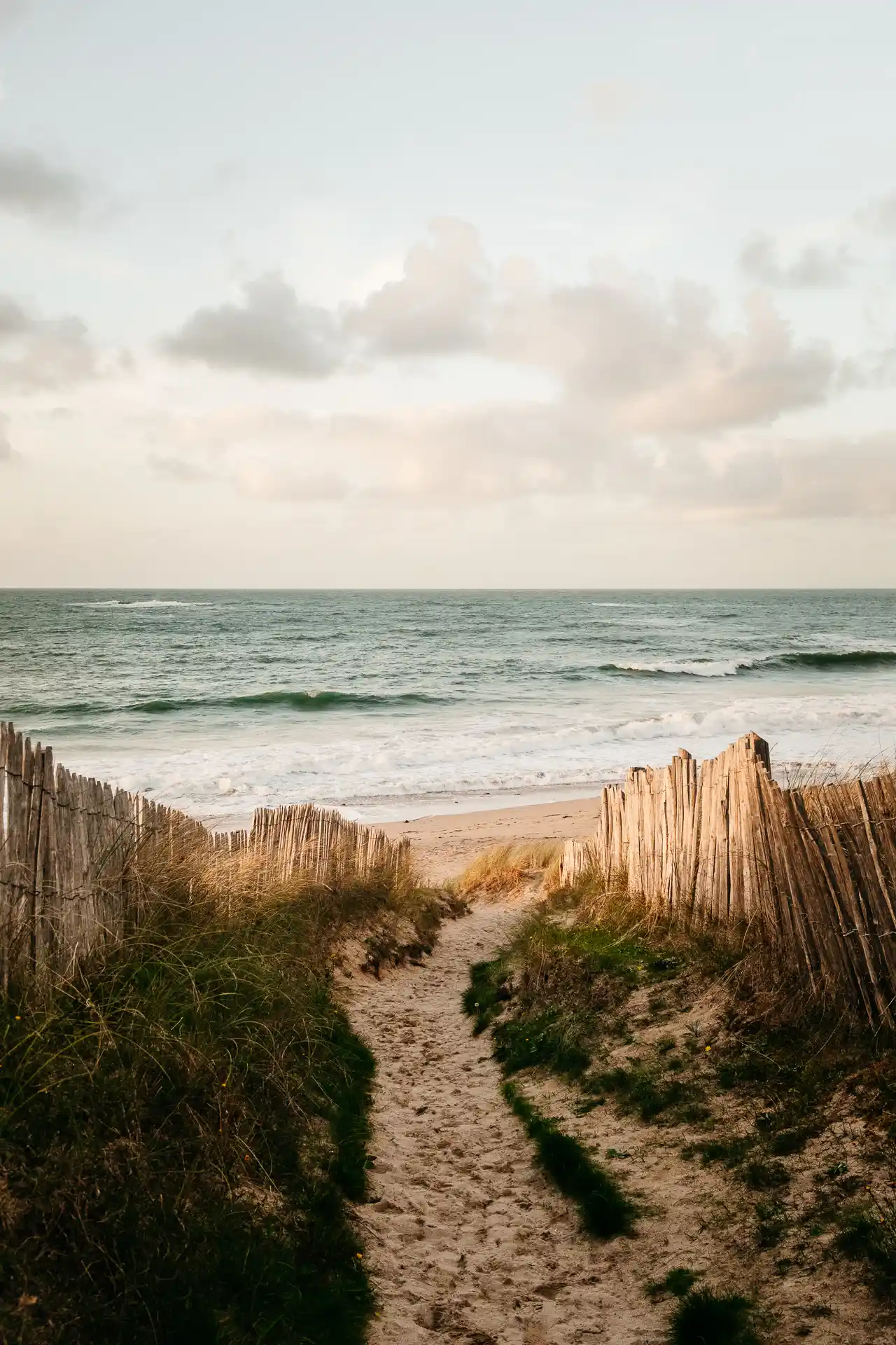 Coucher de soleil à la plage des Sables Blancs à Locquirec