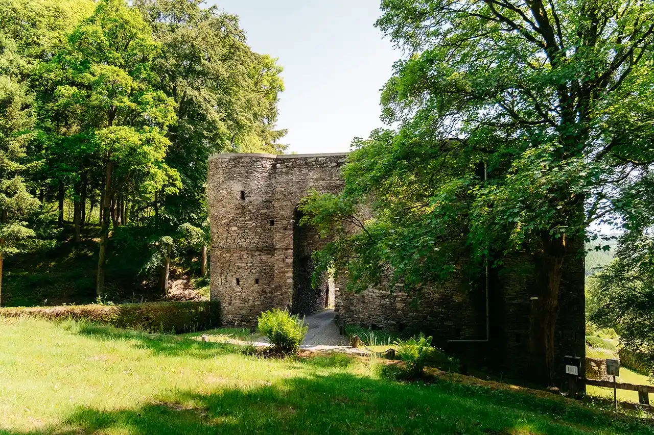 Tours médiévales du châteaux de Salm à Salmchâteau